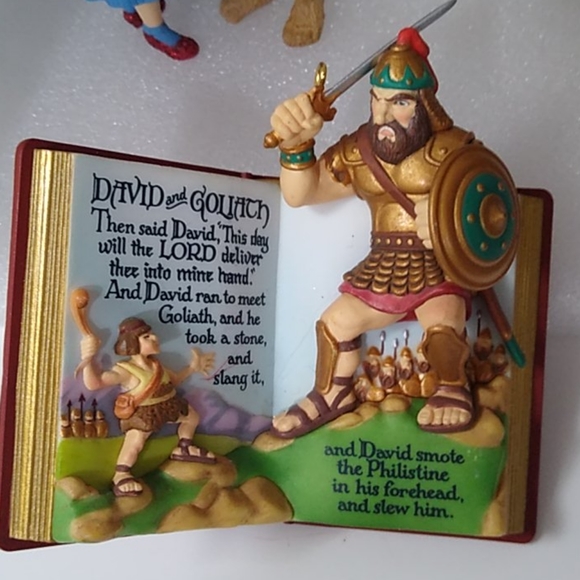 Bundle of Vintage Hallmark Ornaments - Picture 3 of 11